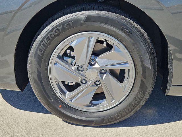Thumbnail: 2026 Hyundai Elantra - 13
