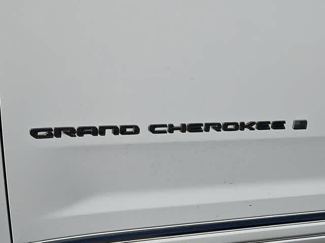 Thumbnail: 2022 Jeep Grand Cherokee - 13