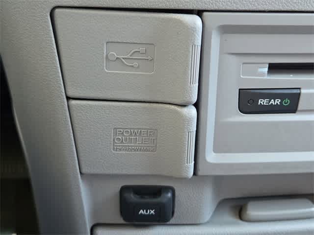 Thumbnail: 2016 Honda Odyssey - 30