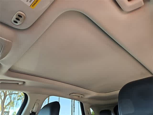 Thumbnail: 2016 Ford Edge - 19