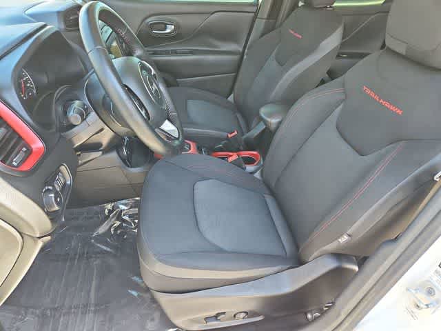 Thumbnail: 2016 Jeep Renegade - 9