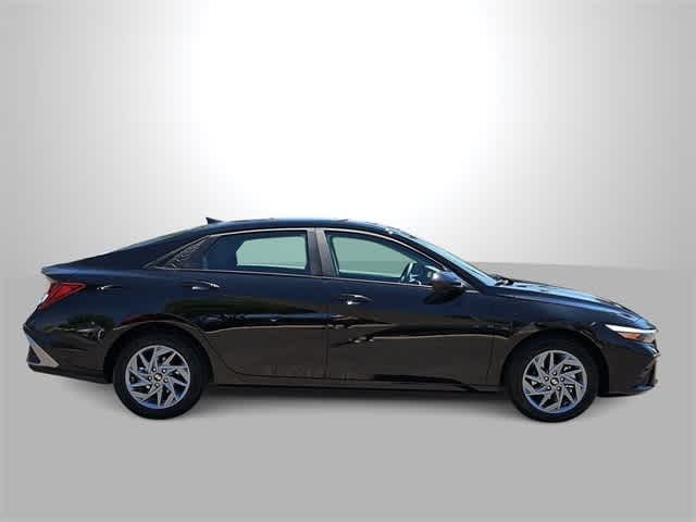 Thumbnail: 2024 Hyundai Elantra - 9