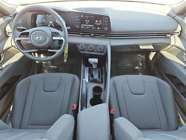 Thumbnail: 2025 Hyundai Elantra - 15