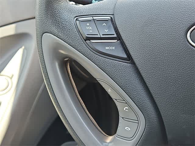 2013 Hyundai Sonata GLS 24