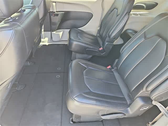 Thumbnail: 2023 Chrysler Pacifica - 20