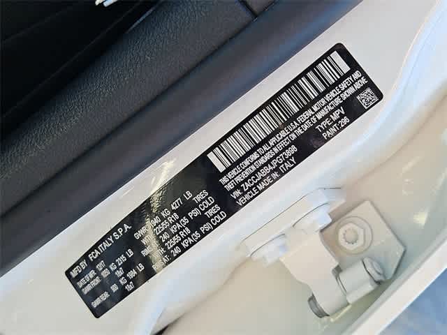 Thumbnail: 2018 Jeep Renegade - 34