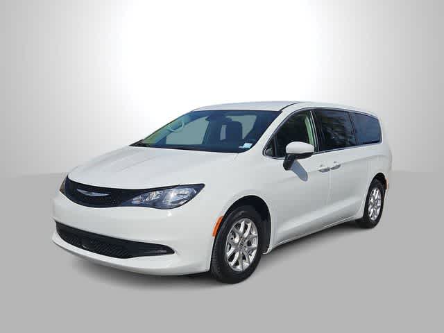 Thumbnail: 2023 Chrysler Voyager - 4