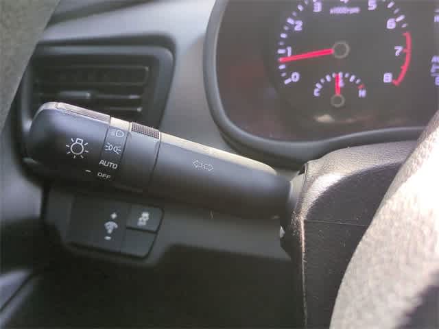 Thumbnail: 2019 Kia Rio - 25