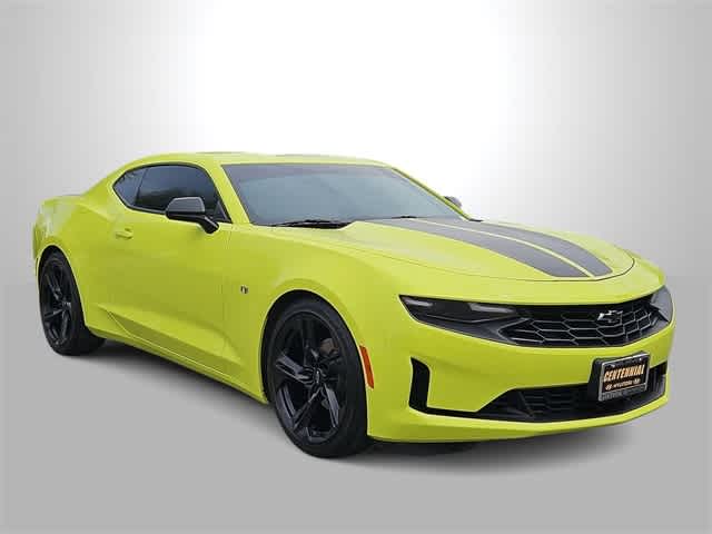 2021 Chevrolet Camaro 1LT photo 2