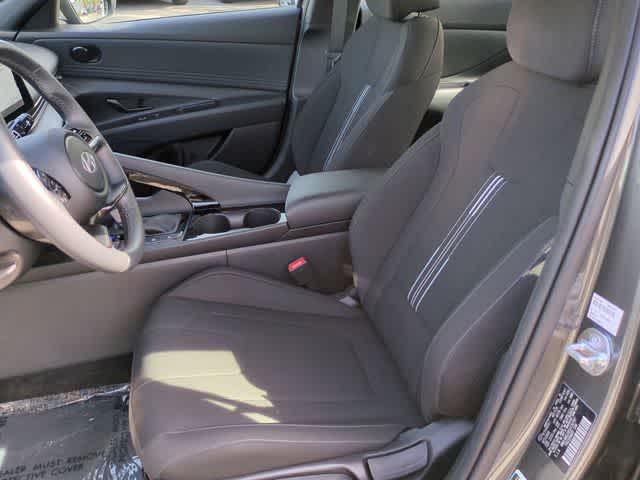 Thumbnail: 2025 Hyundai Elantra - 16