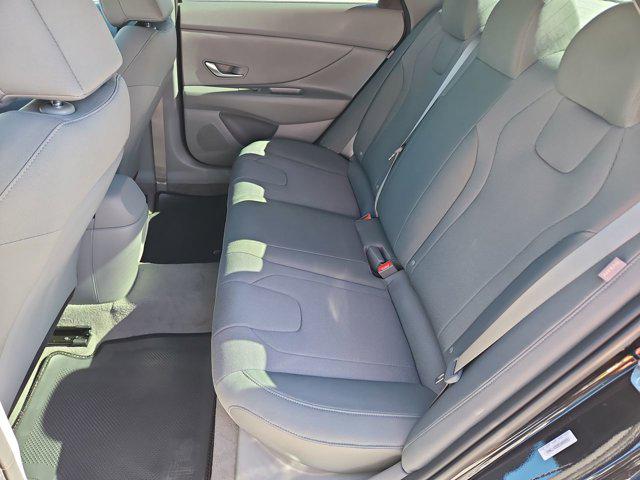 Thumbnail: 2025 Hyundai Elantra - 18