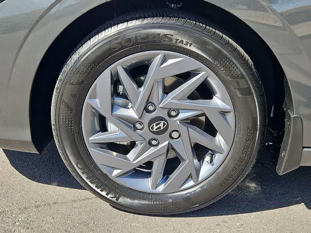 Thumbnail: 2024 Hyundai Elantra - 13