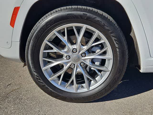 Thumbnail: 2022 Jeep Grand Cherokee - 14