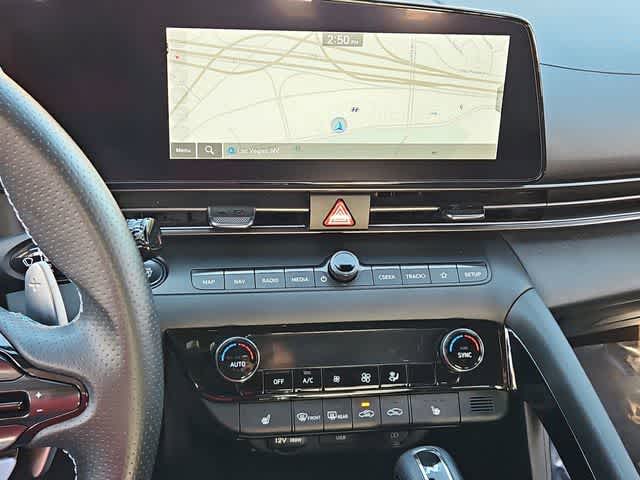 Thumbnail: 2022 Hyundai Elantra - 26