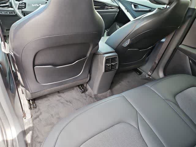 Thumbnail: 2025 Kia Niro - 18