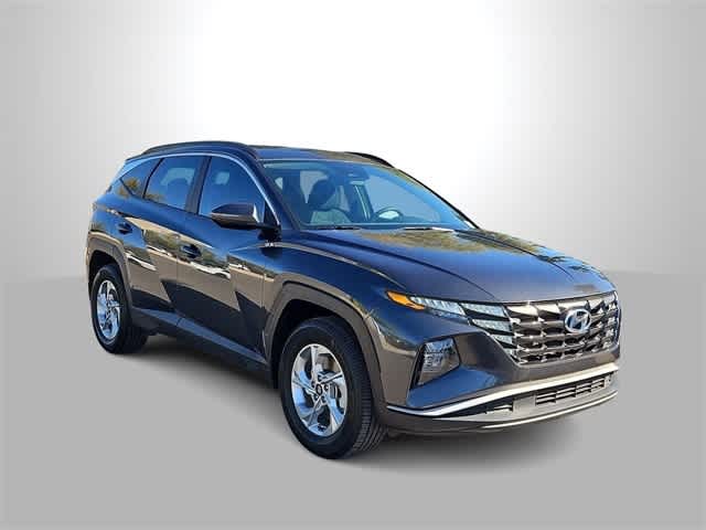 2022 Hyundai Tucson SEL photo 2