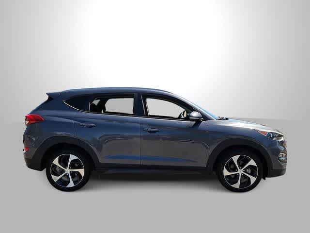 Thumbnail: 2016 Hyundai Tucson - 9