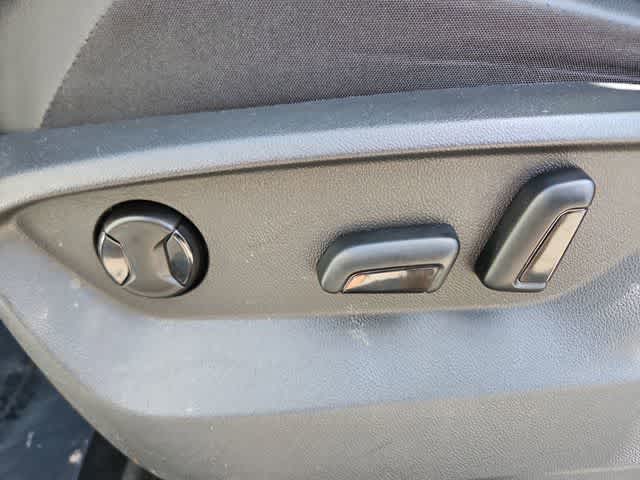 Thumbnail: 2019 Volkswagen Tiguan - 18