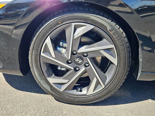 Thumbnail: 2025 Hyundai Elantra - 13