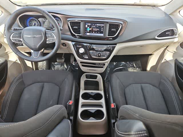 Thumbnail: 2023 Chrysler Voyager - 15