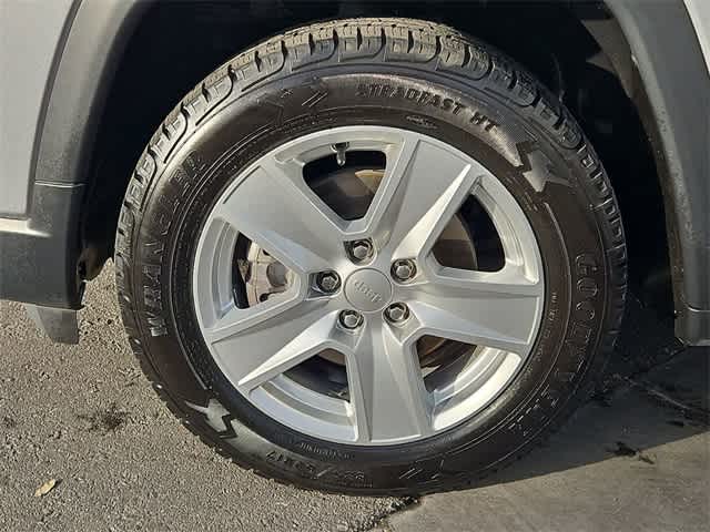 Thumbnail: 2022 Jeep Compass - 14