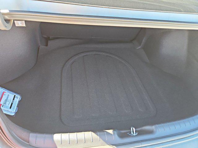 Thumbnail: 2025 Hyundai Elantra - 32