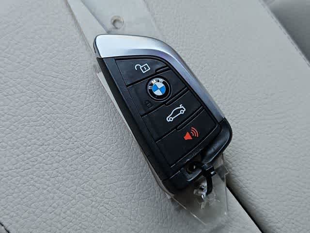 Thumbnail: 2021 BMW 5 Series - 35