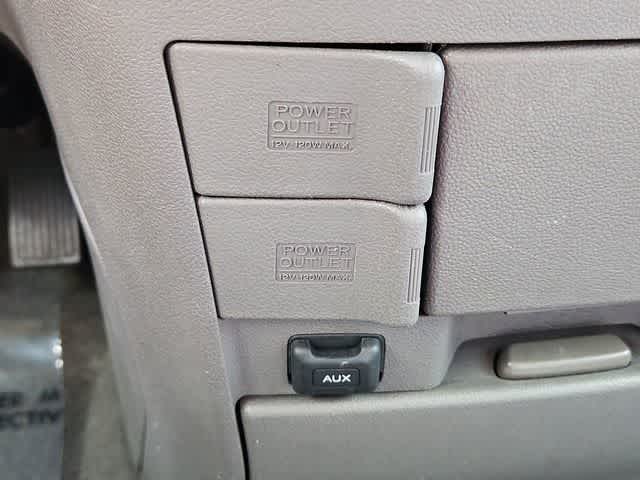 Thumbnail: 2011 Honda Odyssey - 32