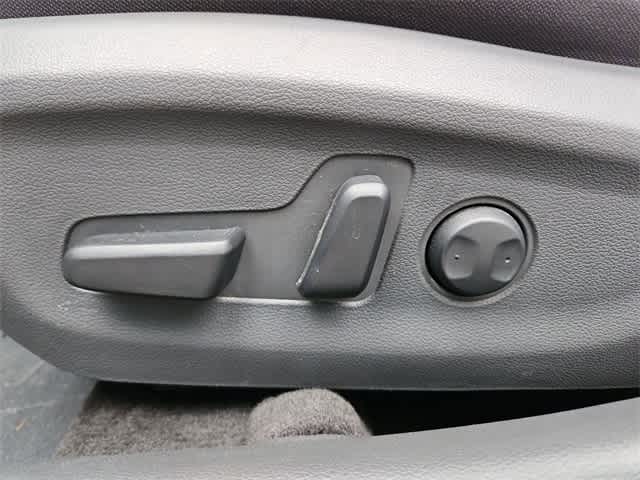 Thumbnail: 2019 Hyundai Ioniq - 17