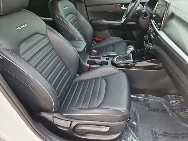 Thumbnail: 2023 Kia Forte - 23