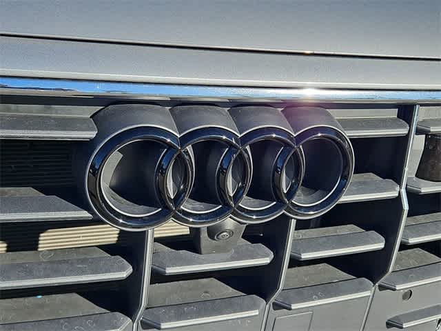 Thumbnail: 2022 Audi Q8 - 12