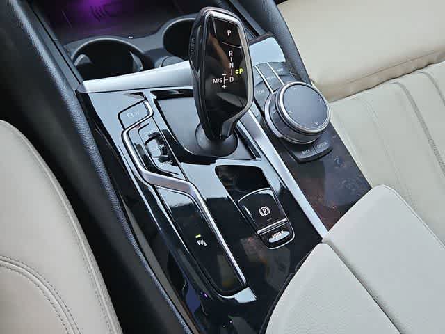 Thumbnail: 2021 BMW 5 Series - 32