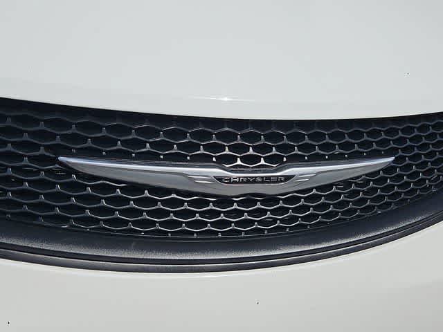 Thumbnail: 2023 Chrysler Voyager - 11