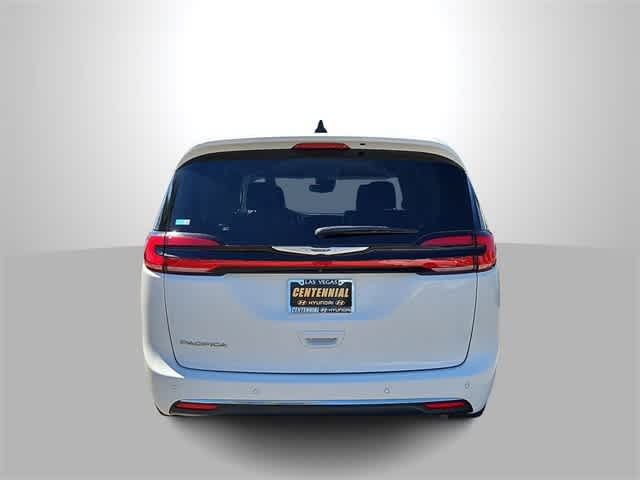 Thumbnail: 2023 Chrysler Pacifica - 7