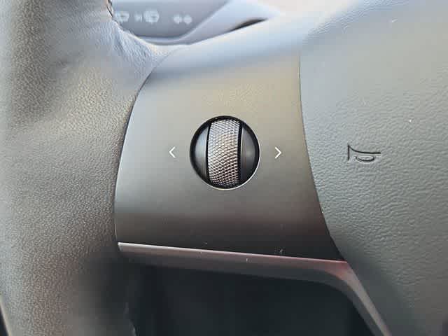 Thumbnail: 2022 Tesla Model Y - 24