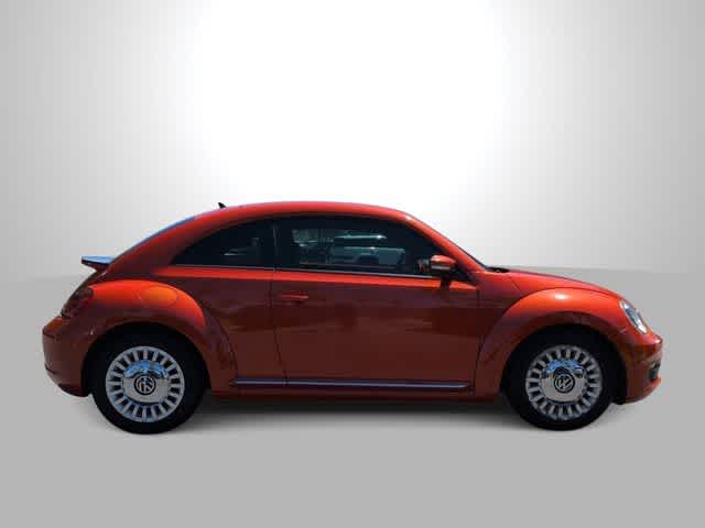 Thumbnail: 2016 Volkswagen Beetle - 9