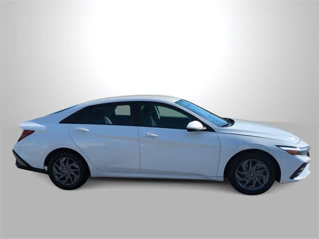Thumbnail: 2024 Hyundai Elantra - 9