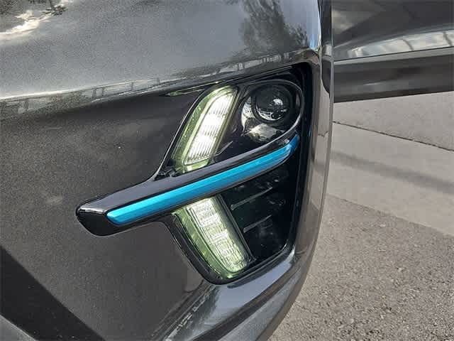 Thumbnail: 2022 Kia Niro - 11