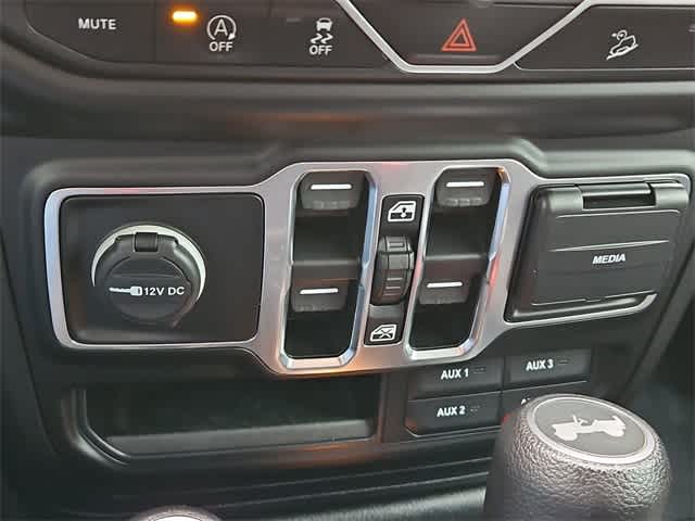 Thumbnail: 2020 Jeep Wrangler - 28