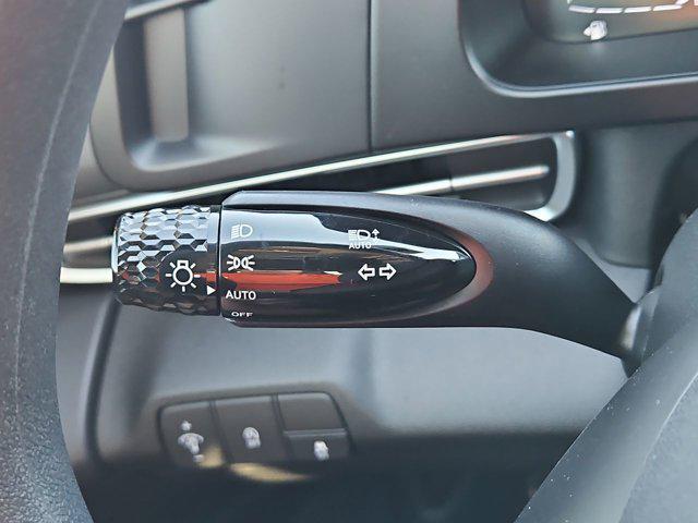 Thumbnail: 2025 Hyundai Elantra - 25