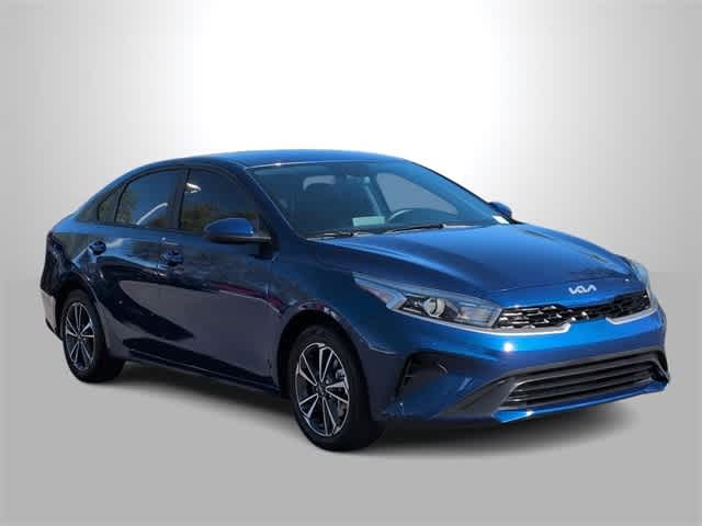 2023 Kia Forte LXS photo 2
