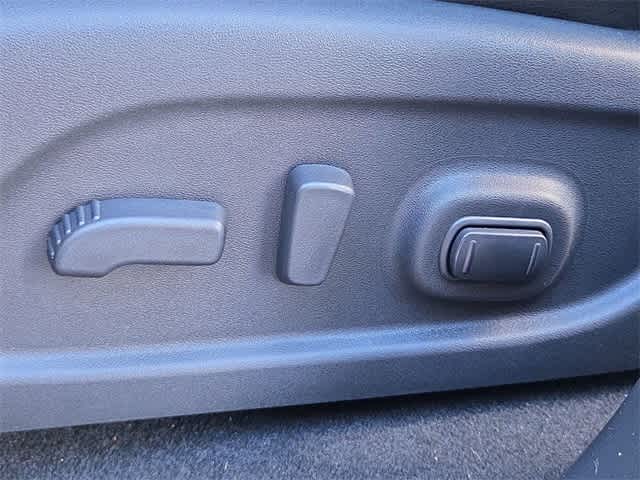 Thumbnail: 2013 Nissan Pathfinder - 18