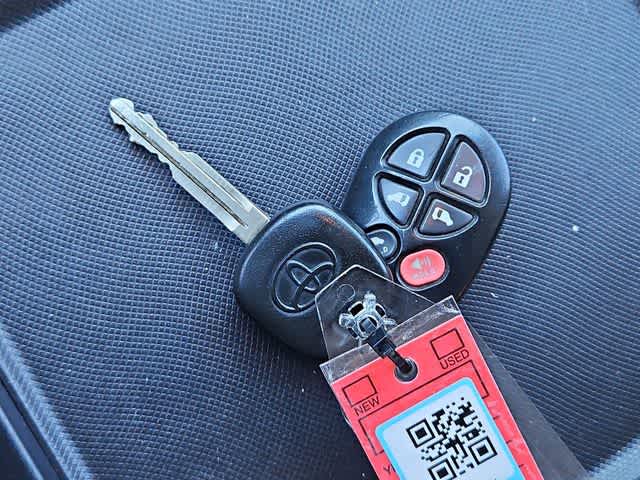 Thumbnail: 2012 Toyota Sienna - 35