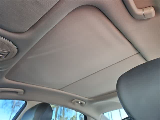 Thumbnail: 2016 Hyundai Genesis - 19