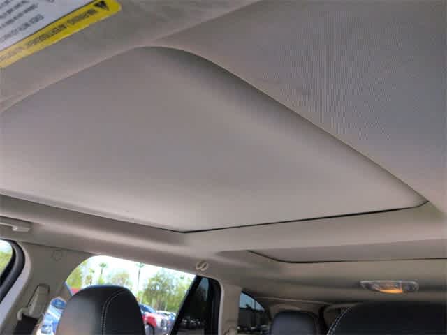 Thumbnail: 2013 Ford Edge - 15
