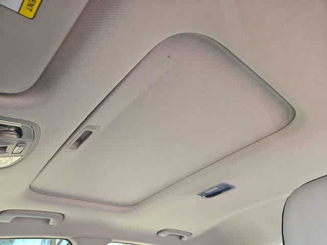 Thumbnail: 2022 Hyundai Ioniq - 19