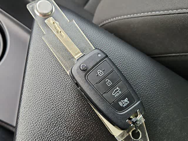 Thumbnail: 2024 Hyundai Elantra - 32