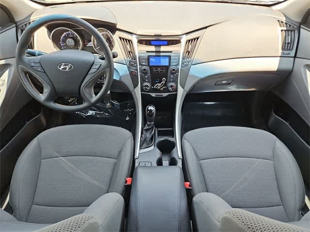 2013 Hyundai Sonata GLS 16