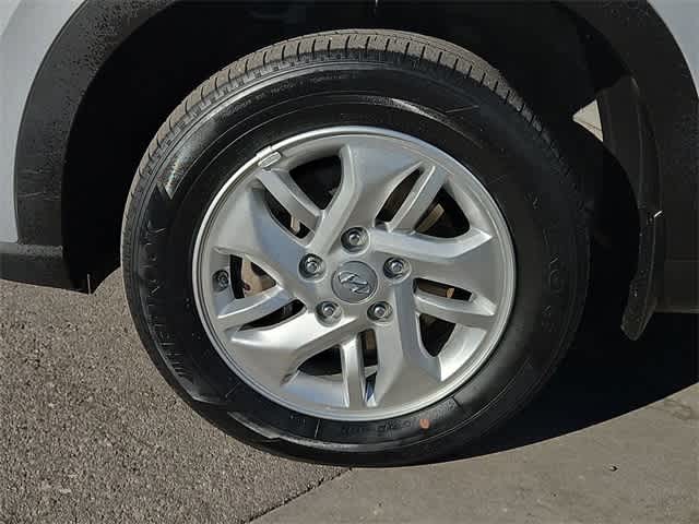 Thumbnail: 2023 Hyundai Venue - 13