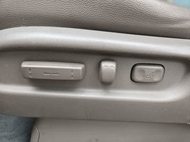 Thumbnail: 2011 Honda Odyssey - 18